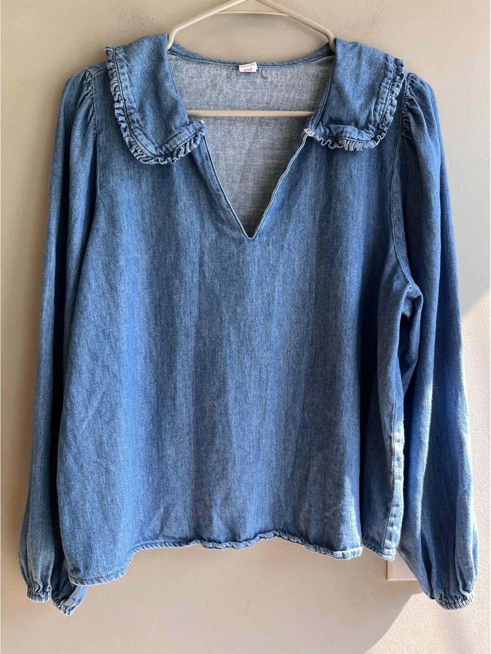Old Navy Chambray Top Ruffle Neck Collar M
